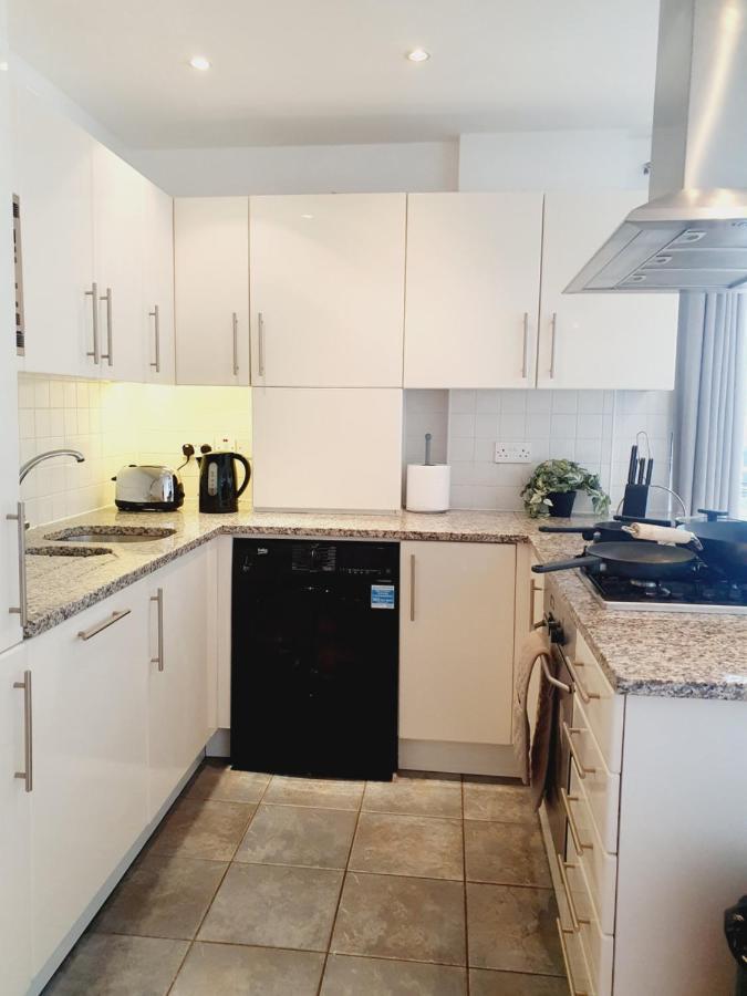 Luxury Canary Wharf Apartment With Free Parking Londen Buitenkant foto